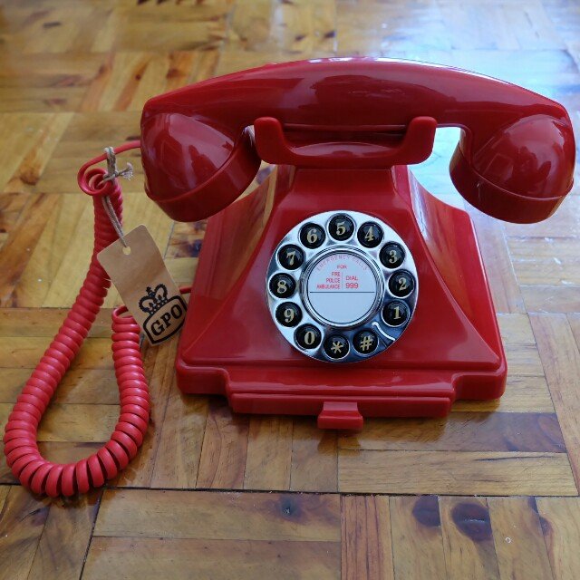 GPO Retro - Carrington Analog Desk Telephone - Red